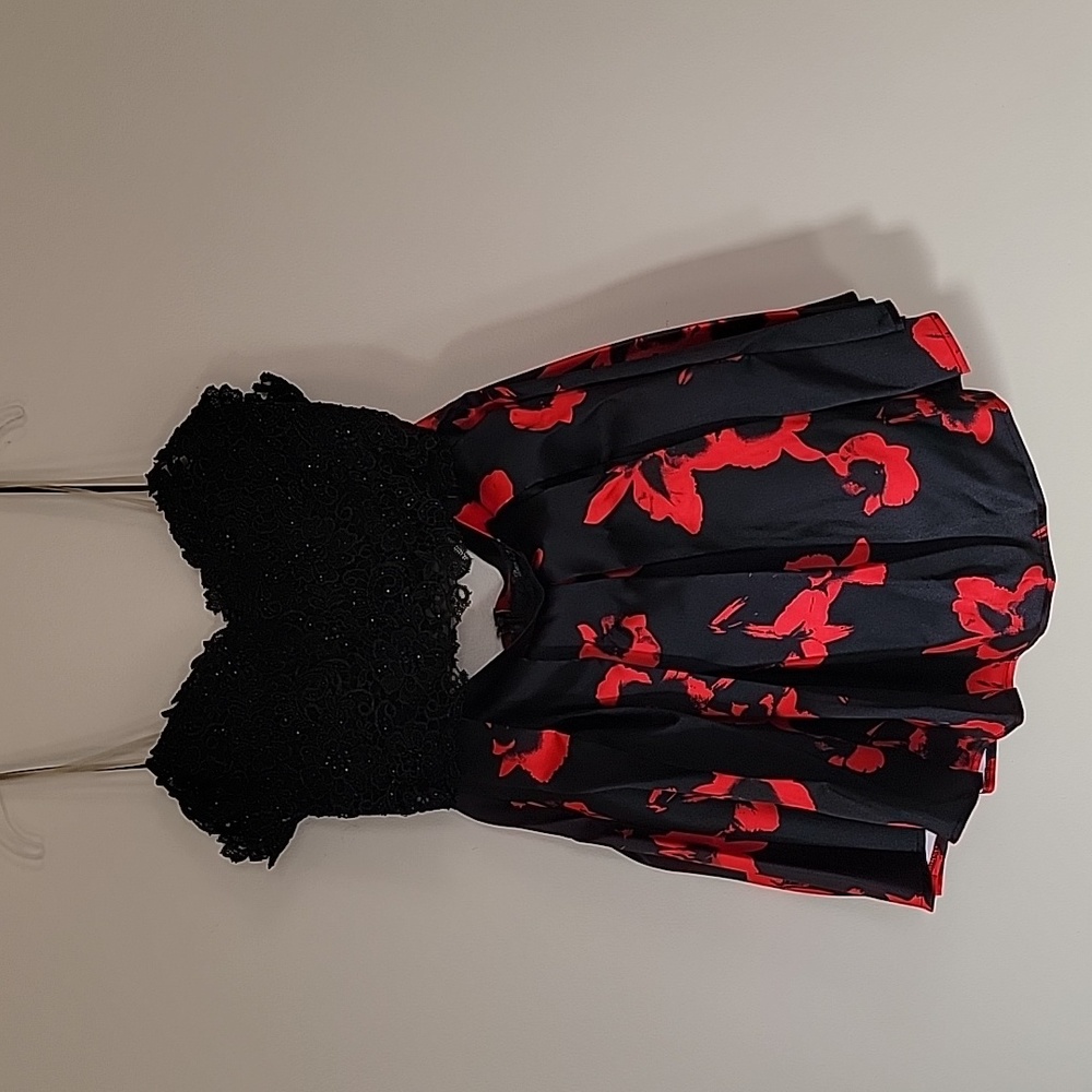 Dave & Johnny Homecoming/prom 2 pc dress - Picture 2 of 4